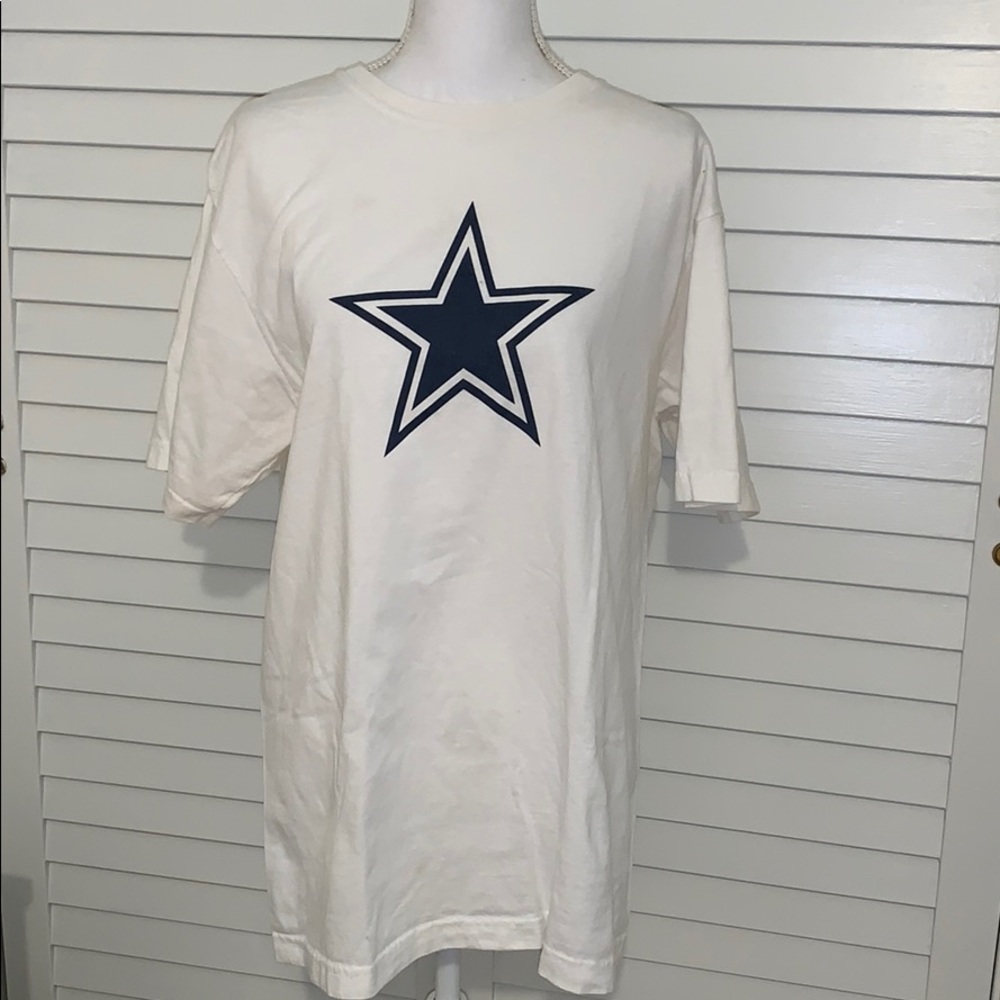 Dallas Cowboy Men’s L  T-shirt white & blue.